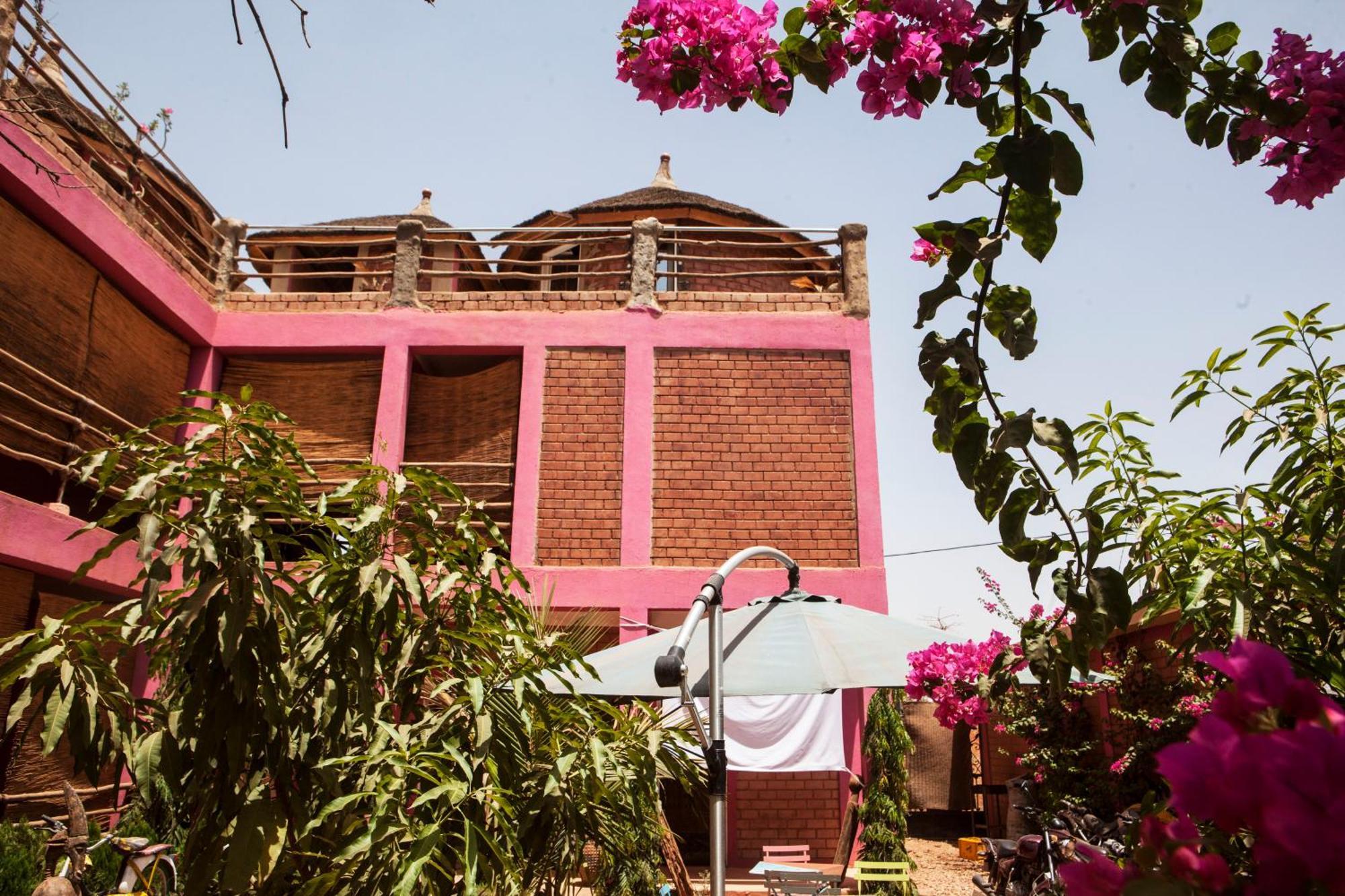 Residence Hotel Lwili Ouagadougou Exterior photo